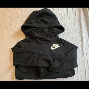 black nike sweatshirt